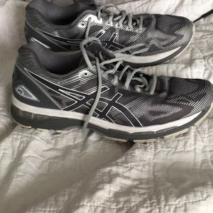 ASICS Nimbus 19 running shoes